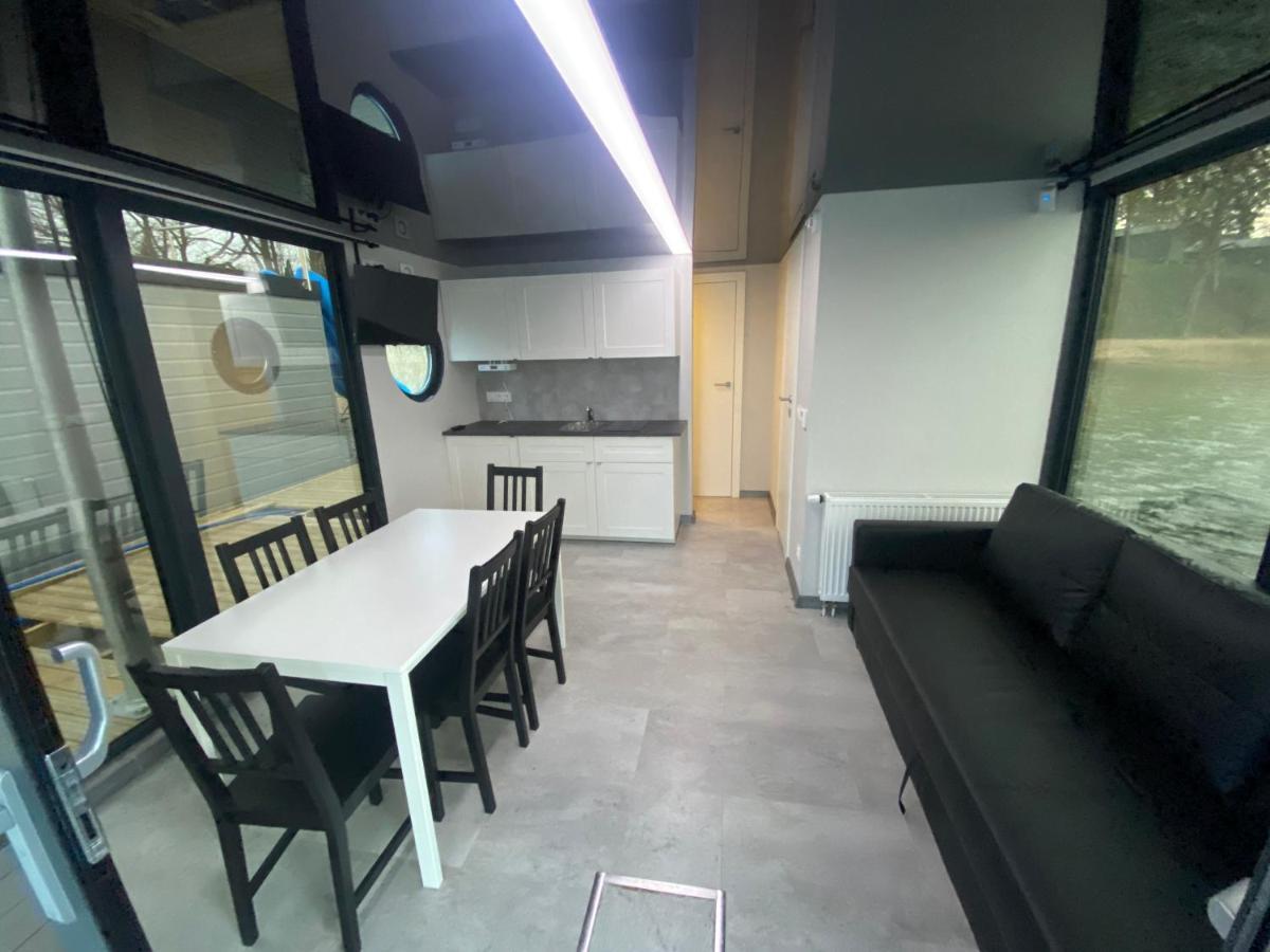 ZłocieniecHouseboat Park Wodny Cieszynoアパートメント エクステリア 写真